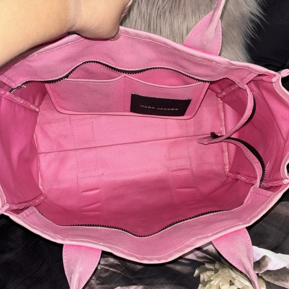 Marc Jacobs Large Tote Bag - Picture 7 of 8